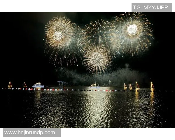 意大利足球明星共赏烟花绚烂夜空展现激情与梦想 意大利足球明星共赏烟花绚烂夜空展现激情与梦想